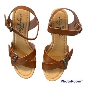 Size 8 Cognac sandals